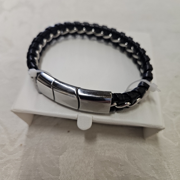 Magna Men's Leather Bracelet - Picture 3 of 4